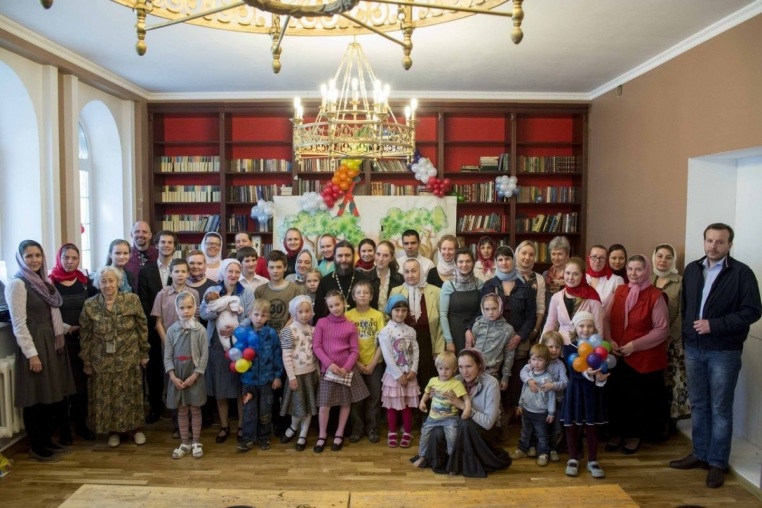 2014_05_18  Встреча с гостями из молодежной группы "Братолюбие" (храм Бориса и Глеба)