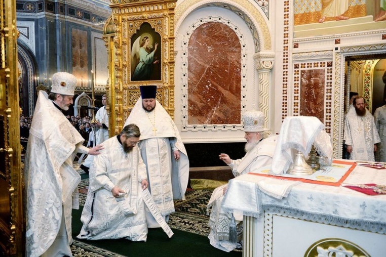 2015_04_11_Иерейская хиротония отца Александра Туманова