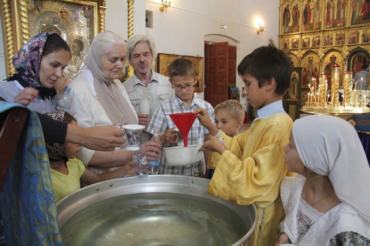 2016_08_28 Успение Богородицы, литургия, молебен 