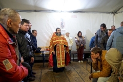 18_04_kormlenie_bezdomnyx_002