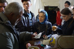 1_18_04_16_Kormlenie_bezdomnyx_008