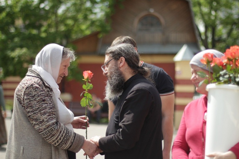 Поздравление прихожанок и сотрудниц с православным женским днем 12 мая 2019 года