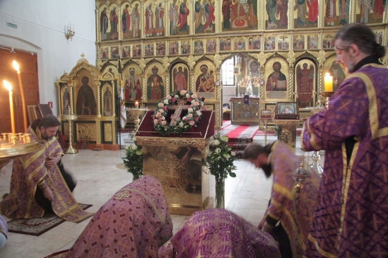 Произнесение Честных Древ Животворящего Креста Господня, всенощное бдение 13 августа 2019 года