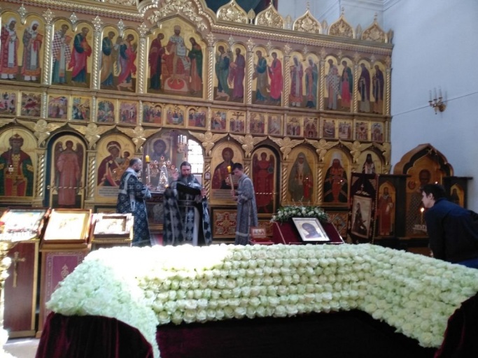 Великий Пяток, великая вечерня с выносом Плащаницы, 26 апреля 2019 года