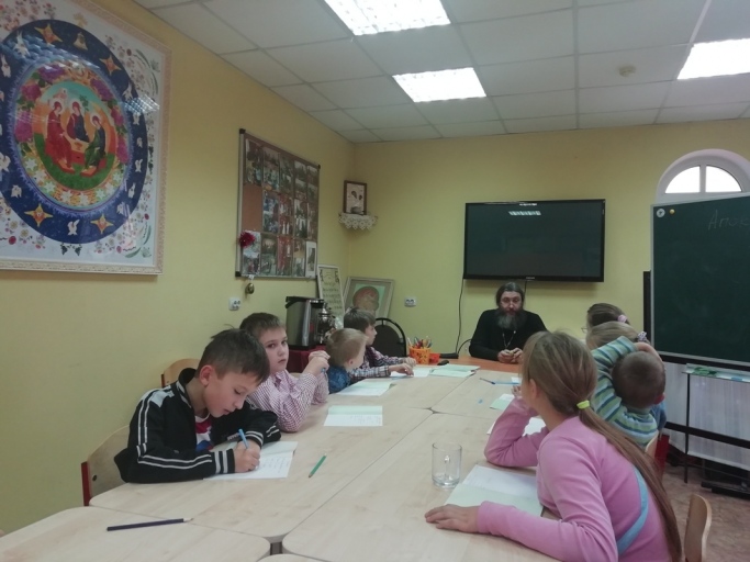 Занятия в Воскресной школе в октябре 2018 года